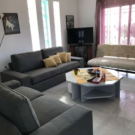 George * Apolakiá